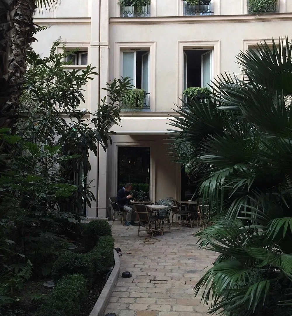 Chambre Louix Champs Elysees Paříž