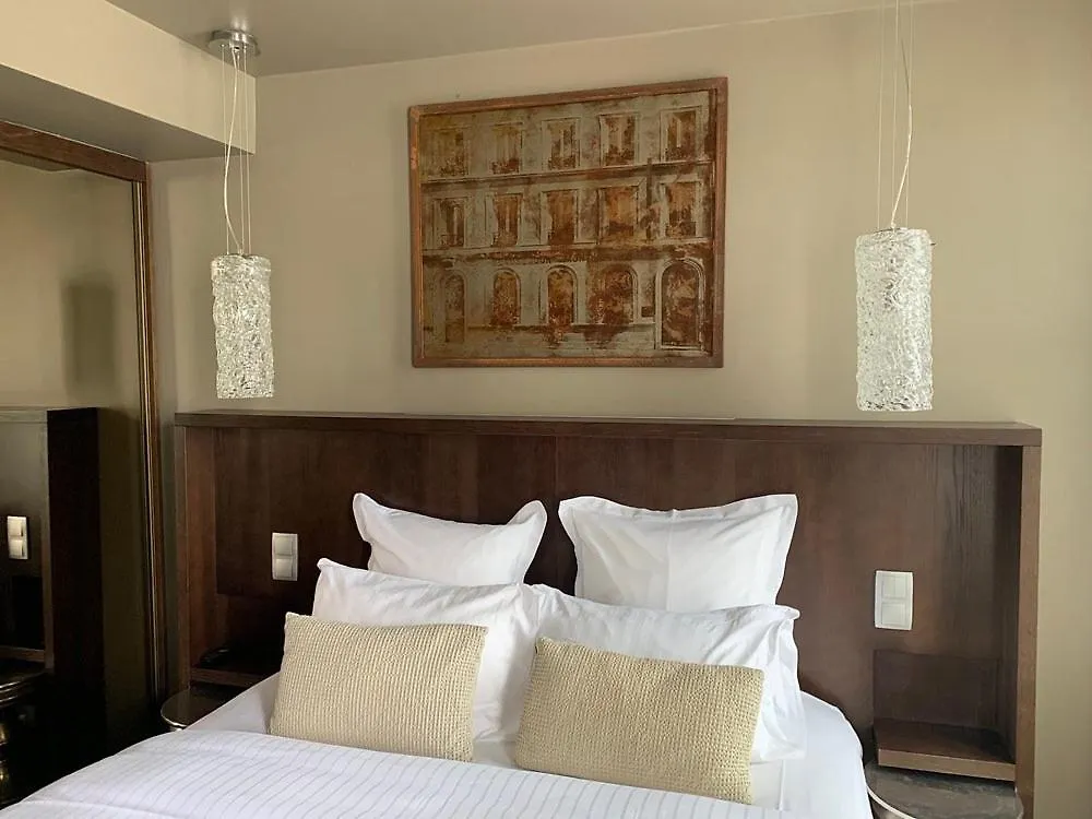 Chambre Louix Champs Elysees Paris